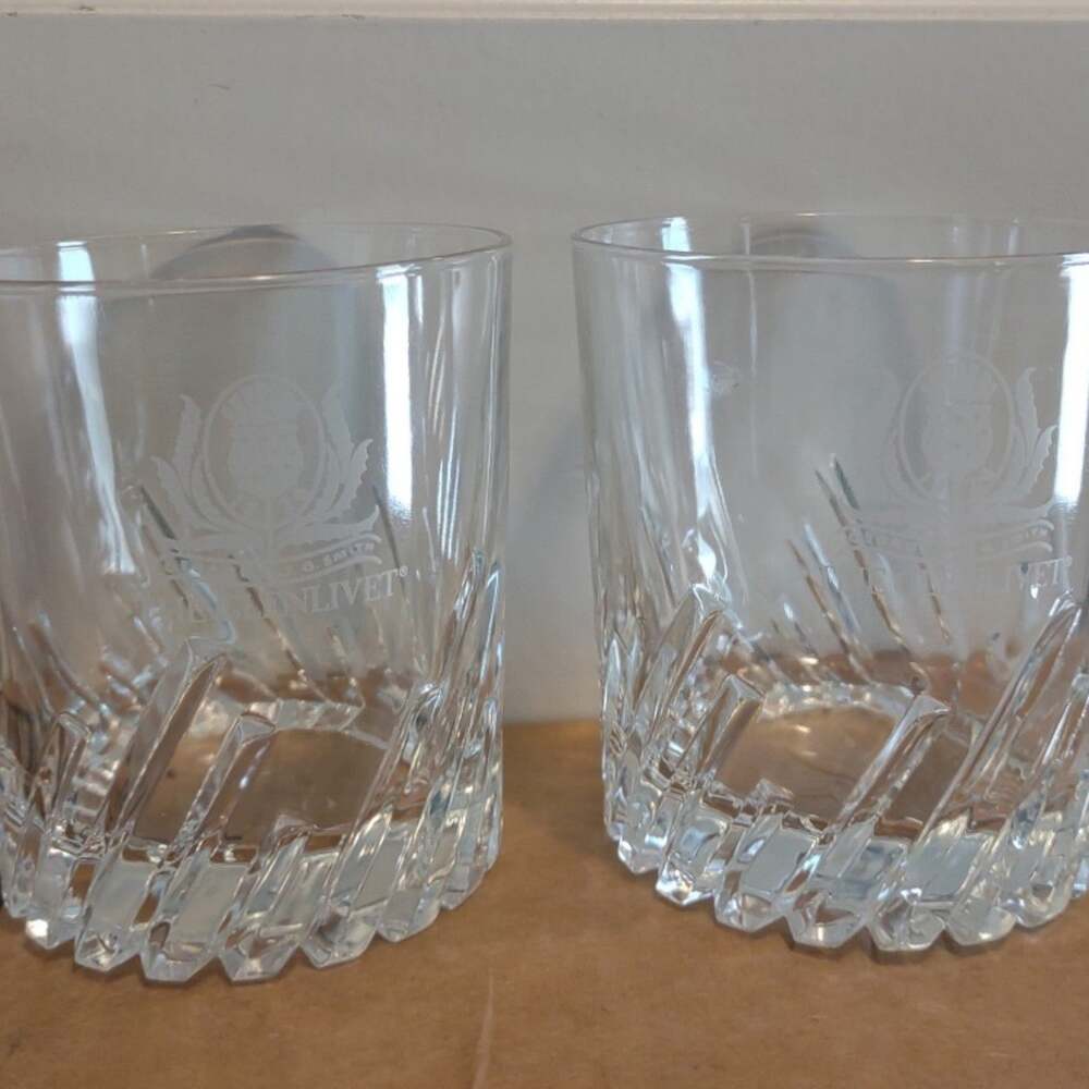 Glenlivet white label etched cut bottom on the rocks whiskey glasses set of 2